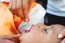 Triển khai chiến dịch cho trẻ uống Vitamin A và tẩy giun trên toàn quốc