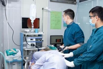 Bác sĩ chỉ rõ quy trình nội soi tiêu hóa gây mê