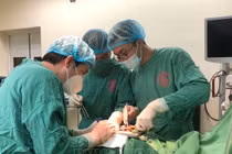 Không có vết thương nhưng vỡ túi mật