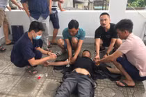 Dùng gậy nhôm gạt giây điện: nam thanh niên bị điện giật bỏng nặng