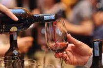 Bí quyết chống say rượu khi gặp mặt đầu năm