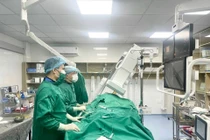 Hút thuốc lá, tăng huyết áp người bệnh bị tắc 3 nhánh động mạch vành