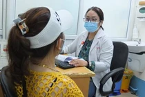 Uống thuốc trắng da người phụ nữ 45 tuổi phải lọc máu vì suy thận cấp