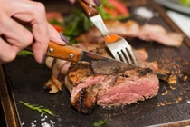 Bệnh nhân ung thư giáp có cần kiêng thịt bò?