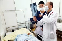 Ăn tiết canh viêm màng não do liên cầu khuẩn lợn dễ điếc tai