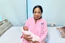 Giúp sản phụ 60 tuổi sinh con an toàn