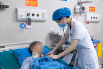 Viêm tụy cấp biến chứng từ… tiệc tùng, ngộ độc thực phẩm