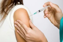 Tiêm phòng trước khi đi du lịch, cần chuẩn bị gì?