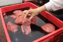 Thực phẩm bẩn rình rập, làm sao để không trở thành nạn nhân?