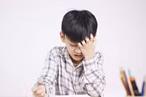 Dấu hiệu nhận biết stress ở trẻ em, cách hỗ trợ kịp thời