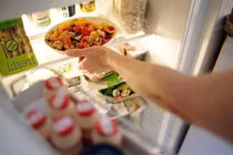 Thức ăn để qua đêm, cẩn thận với vi khuẩn, chất độc nitrite