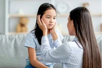 Nói chuyện với con về những thay đổi khi bước vào tuổi dậy thì