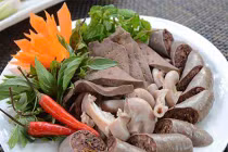 Lòng lợn và cholesterol, kẻ thù thầm lặng của tim mạch