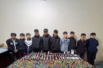 Nhóm học sinh tự chế 800 quả pháo nổ