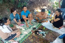 Triệt phá sới bạc trong nghĩa trang tại Quảng Bình