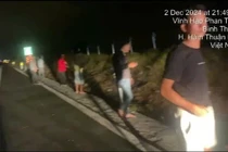 Dừng xe trên cao tốc cho khách đi vệ sinh, tài xế bị phạt 11 triệu