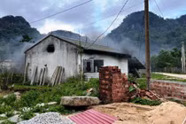 Quảng Bình: Trạm điện năng lượng mặt trời bốc cháy, nhiều tiếng nổ lớn