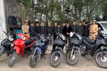 Hà Tĩnh: Gây náo loạn khi đón bạn ra tù, nhóm thanh niên bị tạm giữ