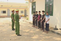 Bắt giữ nhóm đối tượng để điều tra về hành vi hiếp dâm một bé gái