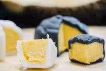 Khách săn bánh trung thu “lạ” bán sớm