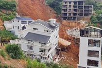 Hiện trường vụ sạt lở kinh hoàng tại Đà Lạt, vùi lấp người và tài sản