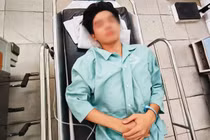 Nam sinh lớp 10 bị nhóm côn đồ đánh hội đồng, nứt sọ thái dương