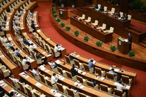 Cho từ chức, miễn nhiệm đối với người có phiếu tín nhiệm thấp