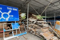 Cận cảnh bến xe loại 1 của Hải Phòng hoang tàn, chứa phế liệu