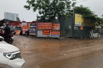 Công an xác minh ai bảo kê nhiều bãi xe trái phép tại Thanh Trì