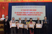 VUSTA trao Huy hiệu Đảng cho 29 đảng viên