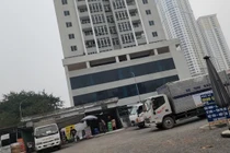 Hà Nội: Núp sau TT OCop, bãi xe hàng hóa lén lút hoạt động