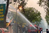 Hà Nội: Nhà hàng bò tơ quán mộc ở Mỹ Đình bất ngờ cháy lớn