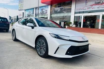 Lộ diện Toyota Camry 2024 bản tiêu chuẩn rẻ nhất tại Việt Nam