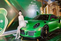 "Soi" Porsche 911 GT3 RS gần 16 tỷ của nữ đại gia Cà Mau 