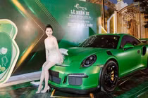 "Soi" Porsche 911 GT3 RS gần 16 tỷ của nữ đại gia Cà Mau 