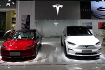 Tesla ngừng nhận đơn đặt hàng mới cho hai mẫu ôtô nhập Mỹ