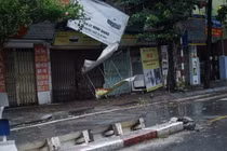 Nhiều tỉnh thành miền Bắc mất điện do bão số 3 Yagi