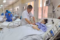 Chủ quan sốt virus, người bệnh phải lọc máu 72 giờ vì nhiễm trùng huyết nặng