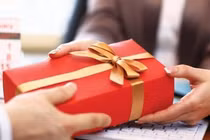 Đối tượng chính sách được nhận quà Tết 2024