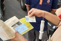 Phạt và trừ điểm giấy phép lái xe