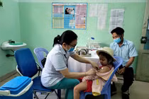 Đẩy mạnh tiêm sởi tại TP HCM