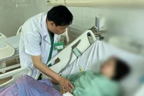 Người phụ nữ 60 tuổi bị u buồng trứng ác tính “khổng lồ” gần 13kg