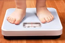 Vì sao trẻ ăn nhiều, ngủ nhiều nhưng không tăng cân?