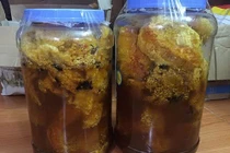 Người đàn ông bị sốc phản vệ độ 2 do uống rượu ngâm sáp ong