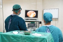 Tạo hình màng nhĩ thủng cải thiện thính lực tránh nhiễm trùng tai giữa kéo dài