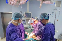 Nhập viện vì tự bẻ gãy "của quý", bác sĩ cảnh báo