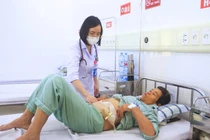 Ung thư tử cung tái phát xâm lấn nhiều cơ quan, biến chứng nghiêm trọng