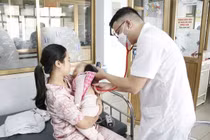 Thời tiết thất thường, trẻ nhập viện do đường hô hấp gia tăng