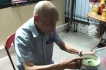 Vượt qua thách thức phẫu thuật ung thư đại tràng cho cụ ông gần 100 tuổi