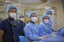 Can thiệp cứu cụ bà Cụ bà 58 tuổi cùng lúc đột quỵ não và nhồi máu cơ tim